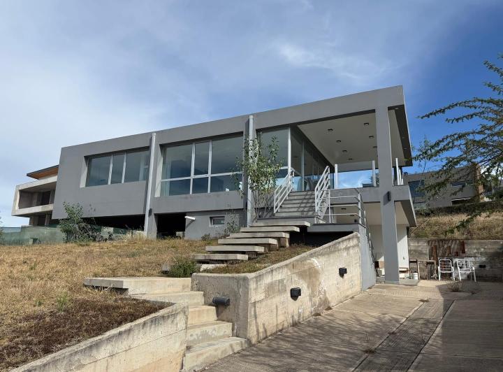 Casa · 185m² · 4 Ambientes