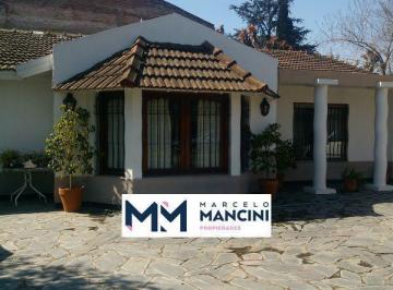 Quinta vacacional · 180m² · 5 Ambientes · Quinta en Luis Guillon
