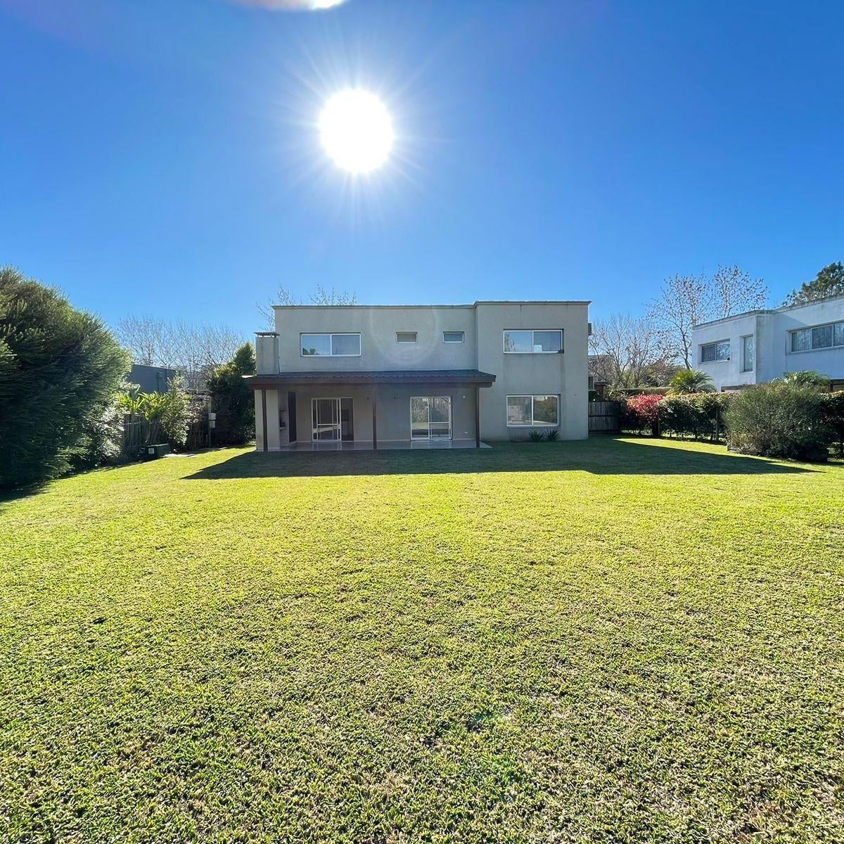 Casa  EN Venta EN EL Barrio Santa Catalina | Villa Nueva | Tigre