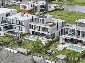 Casa · 540m² · 7 Ambientes · 2 Cocheras · Casa en Venta en El Barrio El Yacht, Nordelta, Tigre