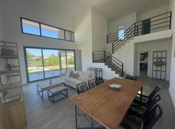 Casa · 227m² · 5 Ambientes · 2 Cocheras · Casa en Venta en El Barrio San Matías, Escobar