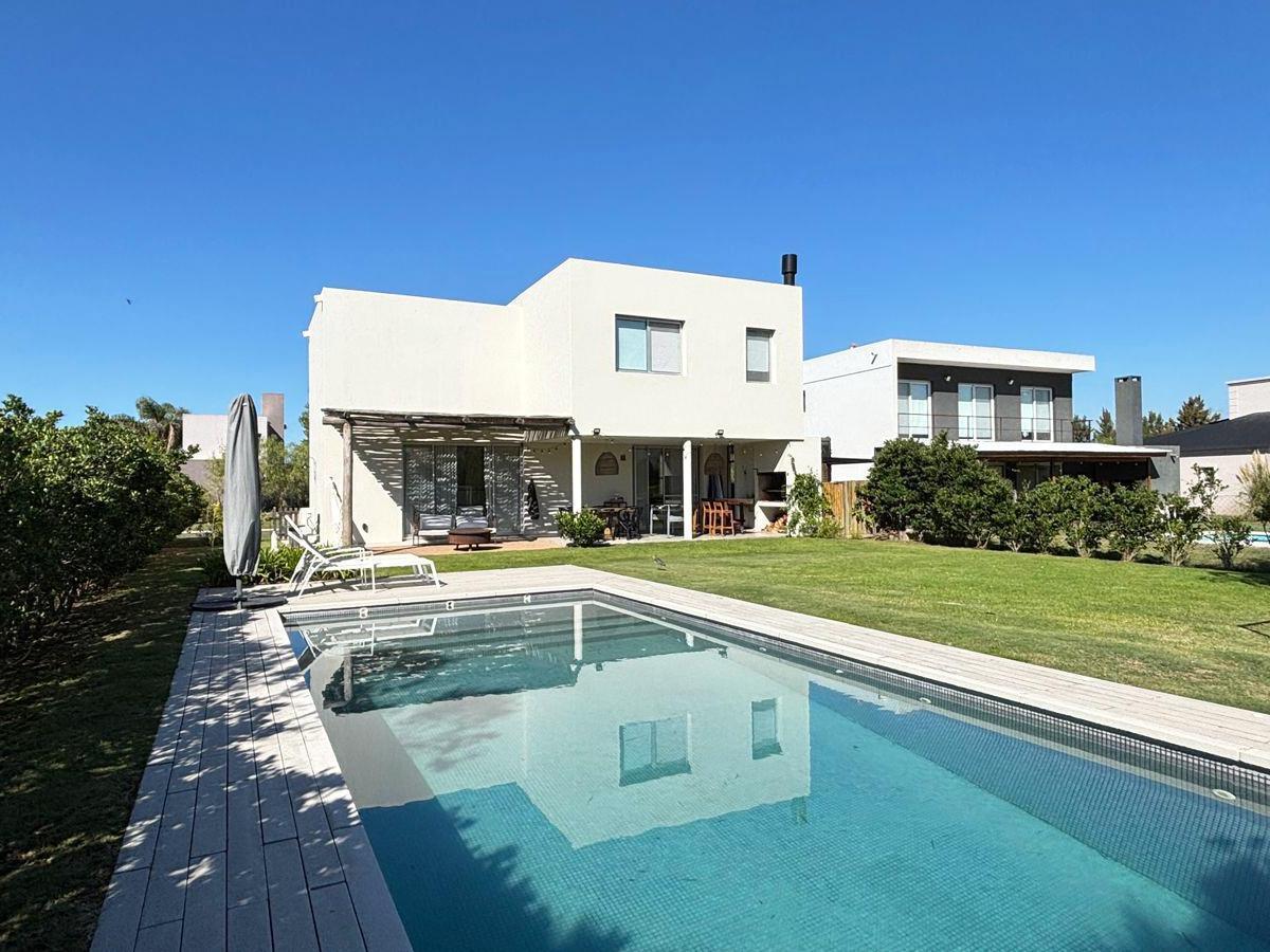 Casa EN Venta  EN EL Barrio SAN Gabriel,  Villa Nueva, Tigre