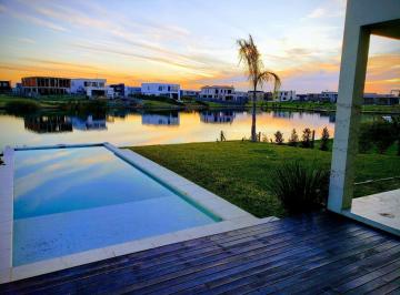Casa · 261m² · 5 Ambientes · 2 Cocheras · Casa en Alquiler Anual en El Barrio Castaños | Nordelta | Tigre
