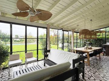 Casa · 245m² · 6 Ambientes · 4 Cocheras · Casa en Venta en El Barrio San Benito | Villa Nueva | Tigre