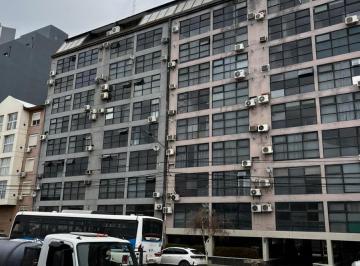 Oficina comercial · 73m² · 6 Ambientes · 2 Cocheras · Oficina en Capital
