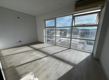 Oficina comercial · 73m² · 6 Ambientes · 2 Cocheras · Oficina en Calle Leloir