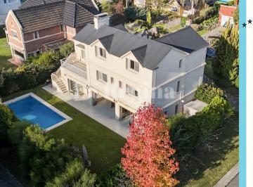 Casa · 311m² · 6 Ambientes · 1 Cochera · Casa en Venta en Las Glorietas, Nordelta, Tigre