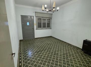 Casa de 3 ambientes, Lomas de Zamora · Casa 3 Ambientes con Patio y Cochera