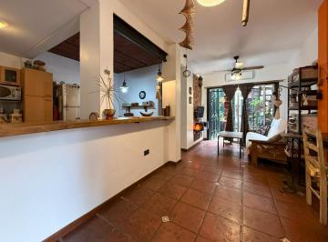 Casa · 118m² · 4 Ambientes · Venta - Casa de Pasillo de Dos Dorm., Patio Chico y Terraza - República de La Sexta, Rosario.