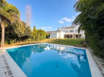 Casa · 543m² · 8 Ambientes · 2 Cocheras · Casa en Venta en Lomas de La Carolina