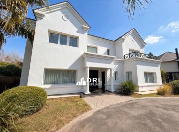 Casa · 543m² · 8 Ambientes · 2 Cocheras · Casa en Venta en Lomas de La Carolina