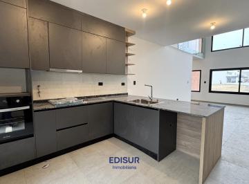 Casa · 150m² · 2 Ambientes · 2 Cocheras · Duplex Prados de Manantiales a Estrenar