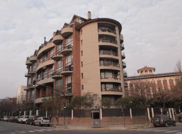 Departamento · 75m² · 2 Ambientes · 1 Cochera · Departamento en Colegiales