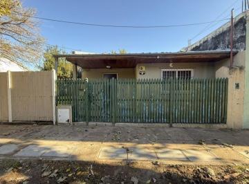 Casa · 50m² · 3 Ambientes · 2 Cocheras · Casa Alquiler Bella Vista