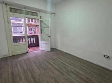 Departamento · 37m² · 3 Ambientes · Venta Dpto 3 Amb con Balcón en Flores