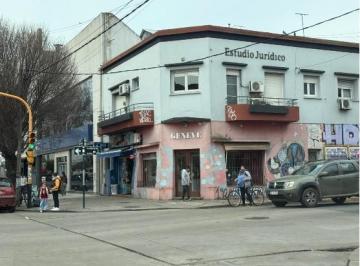 Local comercial · 239m² · Local en Esquina en Av Independencia y Avellaneda