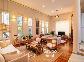 Casa · 645m² · 9 Ambientes · 4 Cocheras · Casa Central, Funcional y Moderna en Venta en Lomas de La Carolina