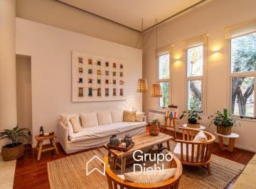 Casa · 645m² · 9 Ambientes · 4 Cocheras · Central, Funcional y Moderna en Venta en Lomas de La Carolina