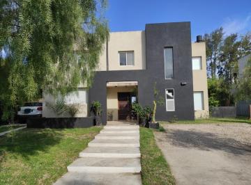 Casa · 159m² · 5 Ambientes · 1 Cochera · Casa en Venta San Isidro Labrador, Villanueva