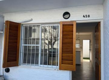Casa de 3 ambientes, La Matanza · Alquiler Dúplex 3 Amb C/ Cochera - Villaluzuriaga - Luminoso + Patio