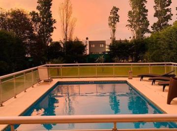Casa · 250m² · 5 Ambientes · 2 Cocheras · Casa en Brickland