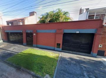 Casa · 223m² · 4 Dormitorios · 5 Cocheras · Casa en Yerba Buena