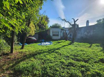 Casa · 90m² · 2 Ambientes · Venta 2 Lote con Casa a Refaccionar