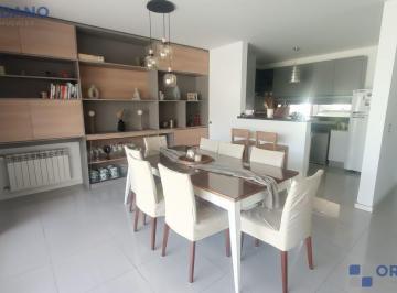 Casa · 182m² · 2 Ambientes · 2 Cocheras · Casa en Docta