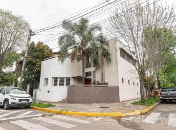 Casa · 193m² · 5 Ambientes · Casa Venta La Lucila 5 Ambientes Parrilla Patio Piscina
