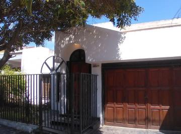 Casa · 137m² · 3 Dormitorios · 1 Cochera · Casa - Paso de Los Andes - Apto Crédito