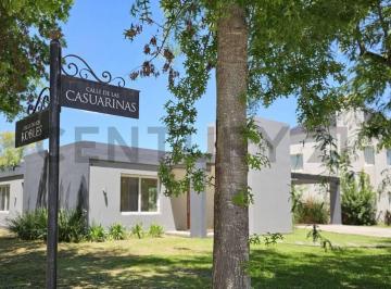 Casa · 169m² · 4 Ambientes · 1 Cochera · Venta Casa en Barrio Cerrado La Cesarina de 4 Ambientes