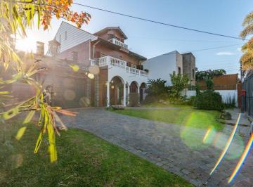 Casa · 500m² · 6 Ambientes · 4 Cocheras · Venta Hermosa Casa Villa Ariza Pileta Quincho