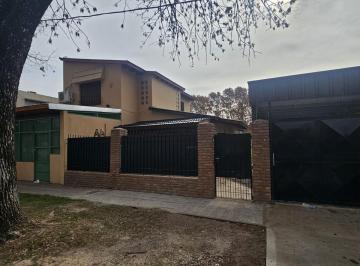 Casa · 250m² · 6 Ambientes · 2 Cocheras · Casaj. m. Estarda Al 400 Grad. Baigorria, m Rio, Terreno, 3 Dorm., 2 Cocheras