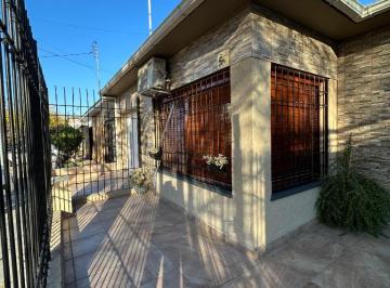 Casa de 3 ambientes, Gobernador Benegas · Venta - Casa en Godoy Cruz