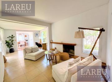 Casa · 230m² · 6 Ambientes · 1 Cochera · Casa Moderna en La Delfina, Pilar