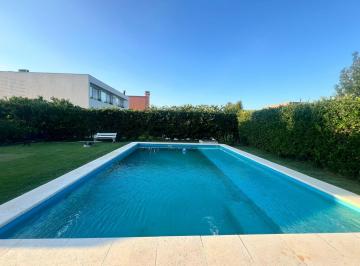 Casa · 218m² · 6 Ambientes · 5 Cocheras · Casa en Alquiler La Comarca, Gral Pacheco, Tigre