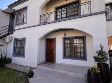 Casa · 177m² · 6 Ambientes · 2 Cocheras · Venta Casa 4amb + Dept 2amb Tortuguitas Centro