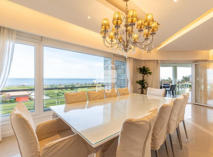Departamento · 190m² · 5 Ambientes · 1 Cochera