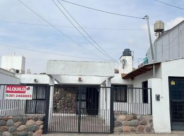 Casa de 4 ambientes, Presidente Sarmiento · Casa en Alquiler