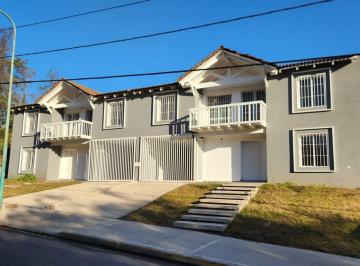 Casa · 162m² · 4 Ambientes · 2 Cocheras · Hermoso Duplex 3 Dorm. en Unquillo a Estrena