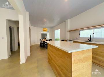 PH · 140m² · 3 Ambientes · 1 Cochera · PH Reciclado con Cochera en Venta en Barrio La Loma La Plata