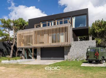 Casa · 412m² · 6 Ambientes · 3 Cocheras · Casa en Venta 6 Amb en Marítimo I Costa Esmeralda con Pileta