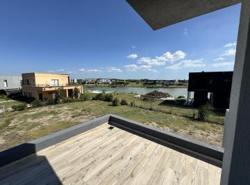 Casa · 279m² · 4 Ambientes · 2 Cocheras · Venta Casa 4 Ambientes, Vista a La Laguna, en Barrio San Sebastián