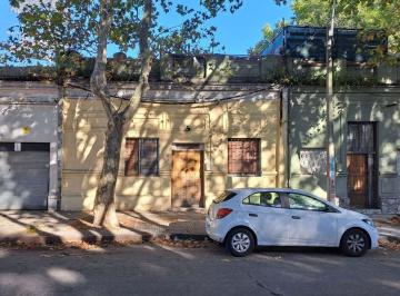 Casa · 83m² · 4 Ambientes · Venta - Casa a Reciclar - 3 Dorm.