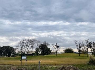 Casa · 200m² · 4 Ambientes · 1 Cochera · Casa en Venta en El Cantón Golf, El Cantón, Escobar