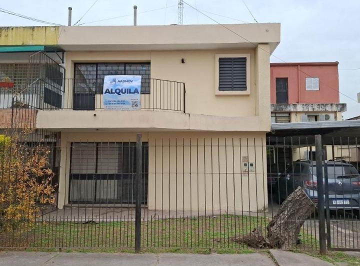 Casa · 130m² · 6 Ambientes · 2 Cocheras