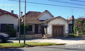 Casa · 240m² · 4 Ambientes · 1 Cochera · Arenales 1447 - Banfield Este