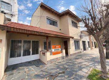 Casa · 200m² · 5 Ambientes · 2 Cocheras · Venta Casa 5 Ambientes con Parque! Haedo Norte