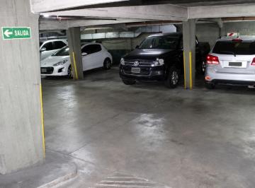 Garage · 12m² · Cochera Fija y Cubierta Recoleta Uriburu y Juncal