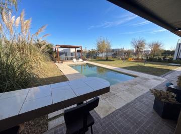 Casa · 145m² · 4 Ambientes · 2 Cocheras · Casa con Pileta y Parrilla en Santa Isabel - Ingeniero Maschwitz - Escobar